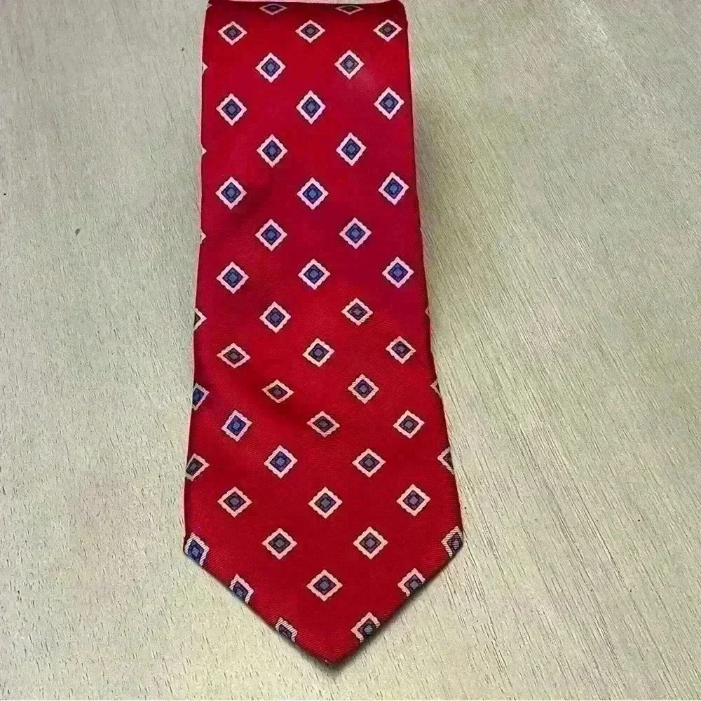 Burberry’s Silk Men’s Necktie